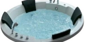 Waveland Jacuzzi Bathtub
