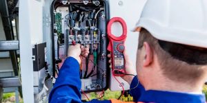 Solar Inverter Repairing Services