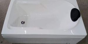 4.5 by 2.5 Feet Plain Bathtub