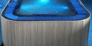 Outdoor Spa Tub 7 by 8 Feet