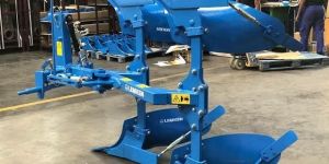 Hydraulic Reversible Plough