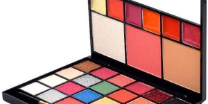Fabsecret Eyeshadow Plus Blush Palette