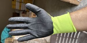 Black Crinkle Latex Coated Fluorescent Green Glove