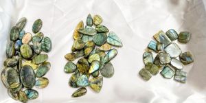 Labradorite Gemstone