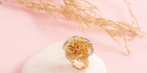 14 K Gold Diamond Ring /Flower Ring / Certified diamonds