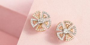 Diamond Earrings / 14k Solid Gold Floral Studs / Minimalist Flower Earrings / Bridal Jewel