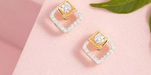 14k Gold Diamond Prong Setting Earrings