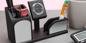 WD-04 Desktop Wooden Pen Holder With Clock