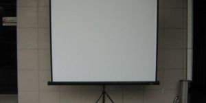 Tripod Projector Screen