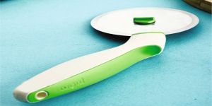 Stainless Steel Supermom Gripo Pizza Cutter