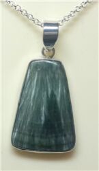 SERAPHINITE CABOCHON PENDANT