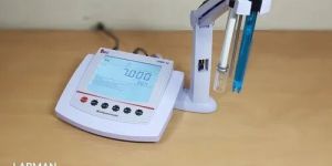 Multiparameter Water Quality Meter