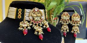 Jadau Kundan Choker Set