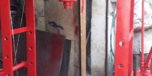 60 TON MANNUAL HYDRAULIC PRESS MACHINE