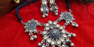 Black Polish Kundan Choker Set