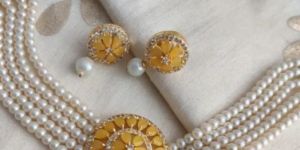 White Pearl Necklace Set