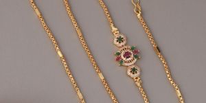 Red and Green Stone Work Pendant Mopu Chain