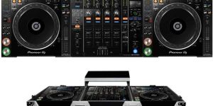 2x Cdj 2000 Nexus 2 1x Djm 2000 Pioneer DJ Set