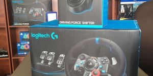 Logitech G29 Driving Force Racing Wheel