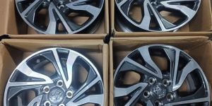 Innova Crysta Alloy Wheels