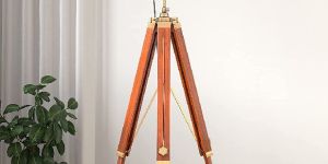 Wooden Brown Polished Adjustable Tripod SpotLight