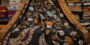 Zari Check Tussar Silk hand-painted saree