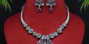 Premium Rani Color Monalisa Stone Oxidised Necklace Set