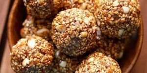 Til & Mungfali Laddu