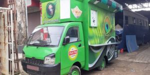 Green & White Food Van