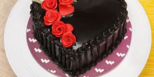 Heart Shape Toothsome Chocolate Cake