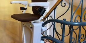 Alpha Curved Stairlift