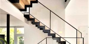 Zigzag Staircase