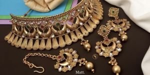 Fancy Choker Necklace Set