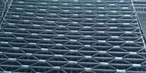 Honeycomb Gratings