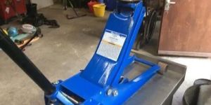 Automotive Floor Jacks
