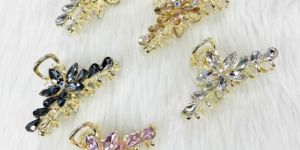 Ladies Designer Hair Clutcher