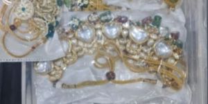 Ladies Kundan Set