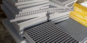 FRP GRATINGS WITH CHEQUERED PLATE AND HANDRAILS
