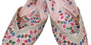 Ladies Phulkari Jutti