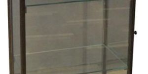 MEDIUM HEIGHT SHOWCASE