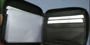 Round Zipped Leather Wallet