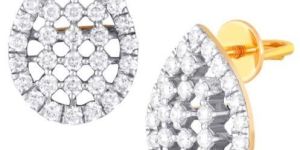 Lustrous Teardrop Diamond Earring