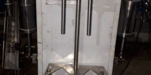 Semi Automatic Liquid Filling Machine