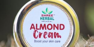 50g SHREE Almond with Vitamin E Cream