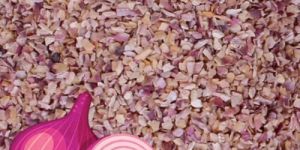 Dehydrated Pink Onion Minced