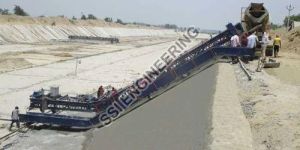 Semi Automatic Canal Paver Machine