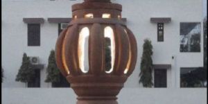 Red Sandstone Lamp Post