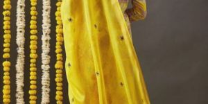 Women Cotton Blend Kurta Pant Dupatta Set