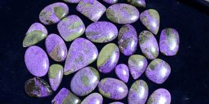 Stichtite Cabochon Gemstone