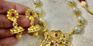 Pearl Temple Necklace Set